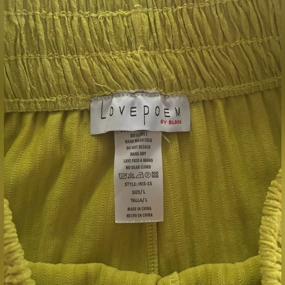 SOLD!!
Green Ribbed Comfy Lounge Set - Picture 9 of 10